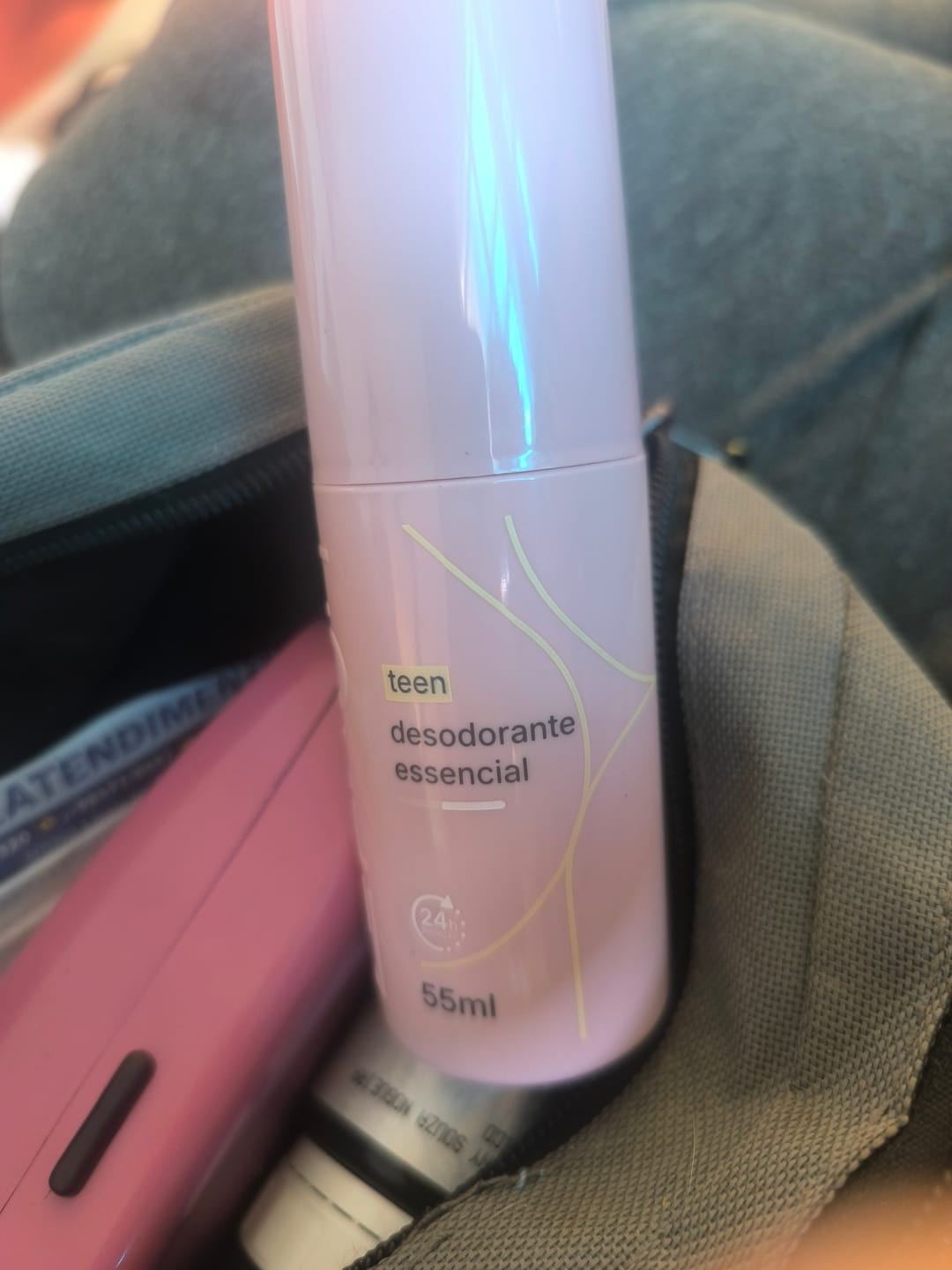 Customer photo review of Desodorante Essencial Teen