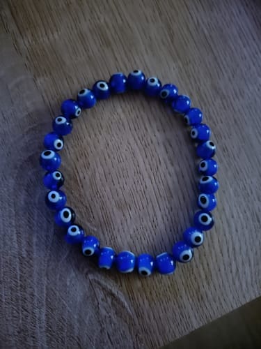 Customer photo review of Bracelet de perles bleues mauvais oeil en verre