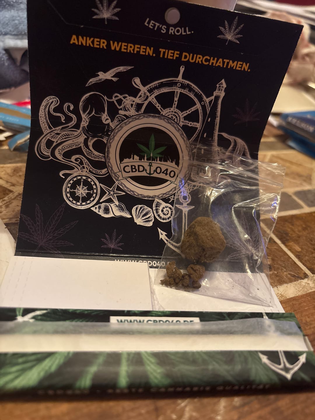 Customer photo review of CBD040 Long Papers / Papes mit Tips & integriertem Rolling Tray – King Size