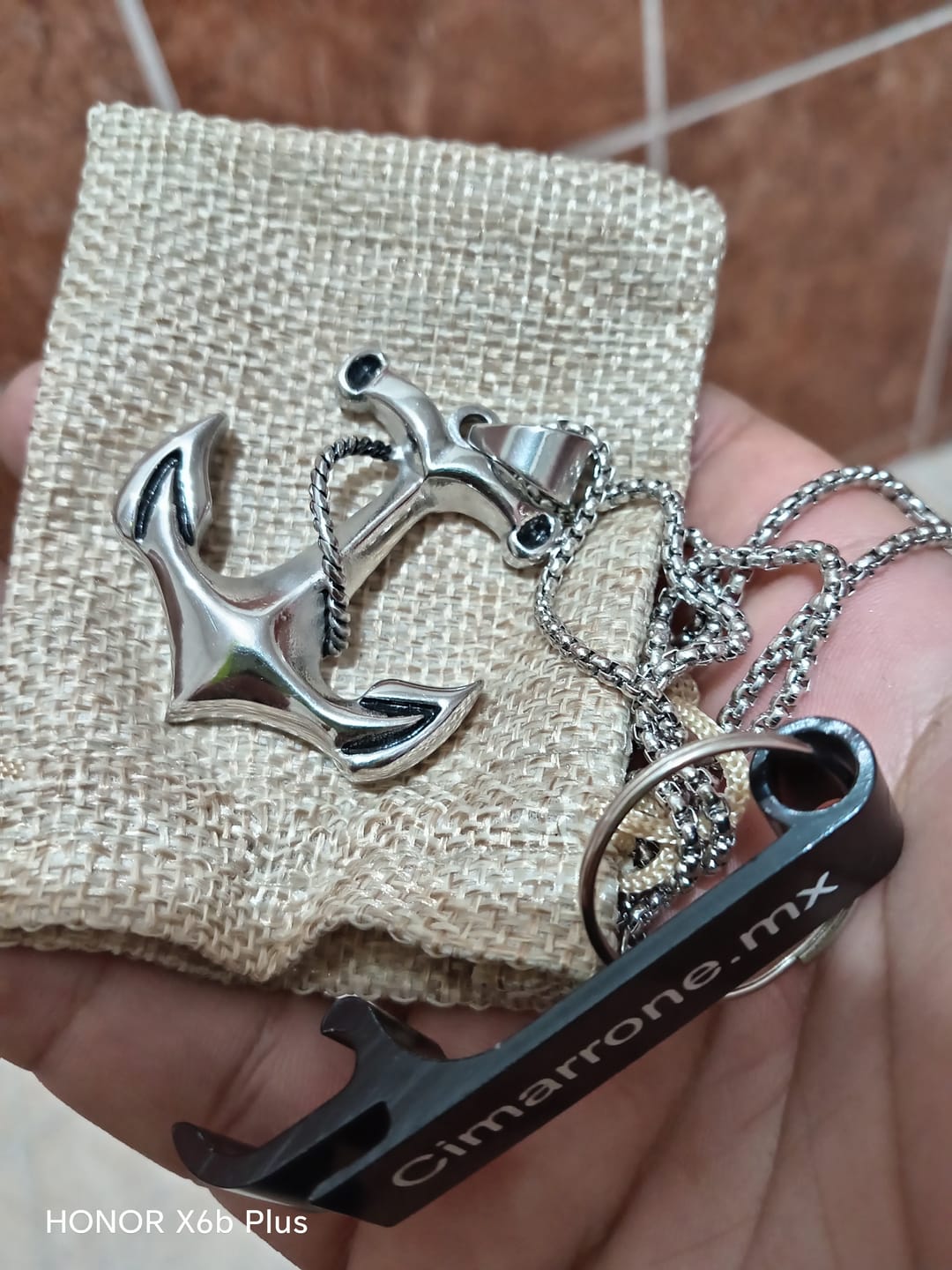Customer photo review of Collar Ancla Grande Acero Inoxidable