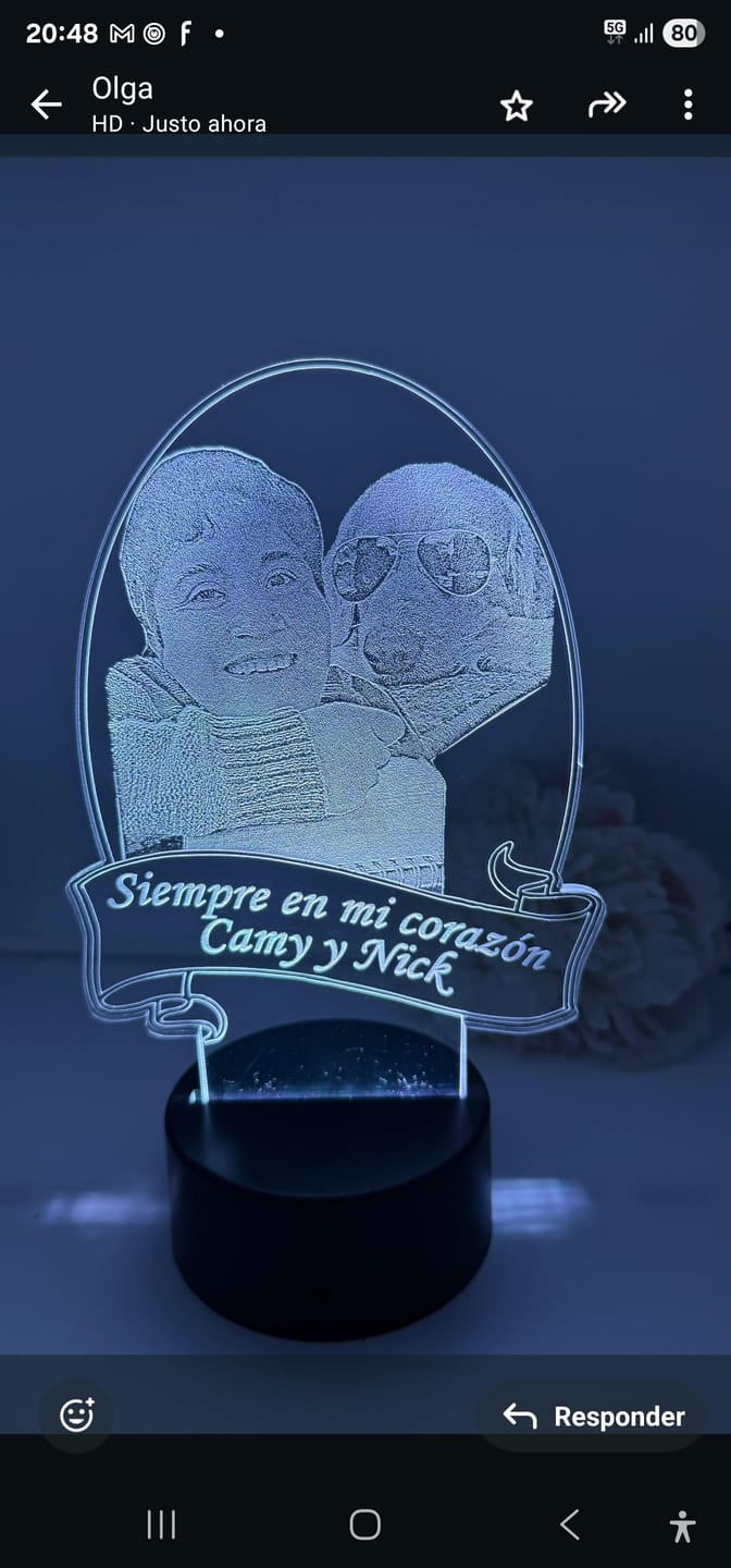 Customer photo review of Lámpara led LYON Personalizada