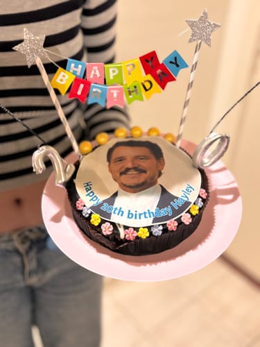 Customer photo review of 15 cm Round Custom Edible Icing Image