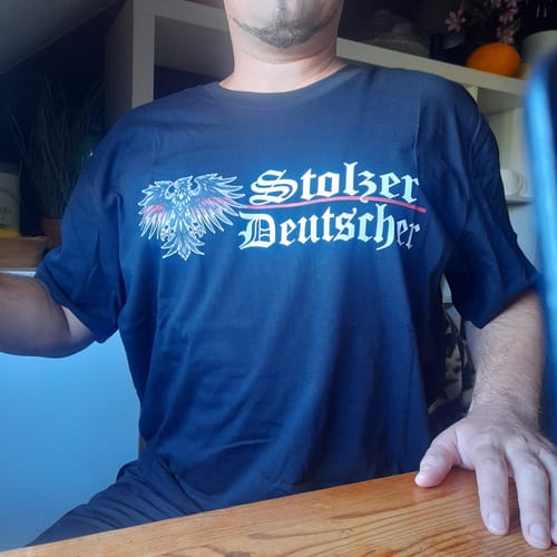 Customer photo review of Stolzer Deutscher Premium T-Shirt