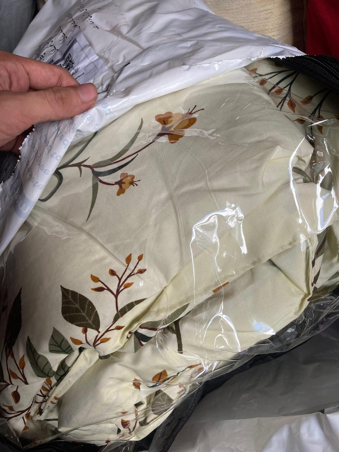 Customer photo review of DEWDROP Comforter Set- 7 Pcs