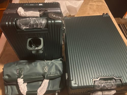 Customer photo review of Check-in: All-in-One 28"