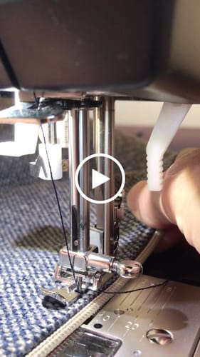 Customer video review of Singer Heavy Duty HD6605 Sterling Black Sewing Machine - 100 stitch patterns, needle up/down - New 2025 model