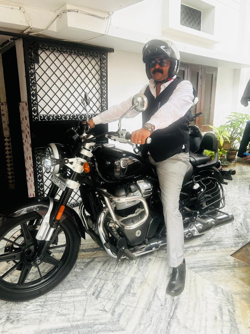Customer photo review of Linen Basic - Cotton Linen Formal White Shirt For Men | Uathayam