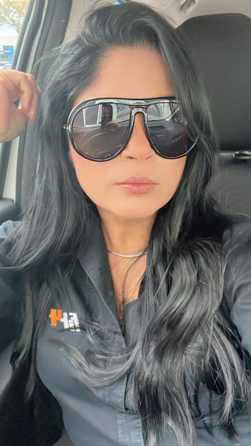 Customer photo review of Óculos Veneto