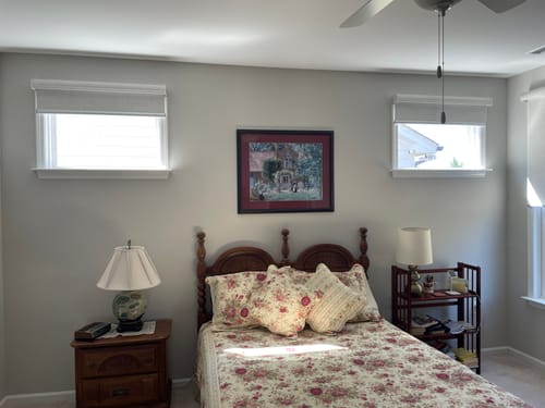 Customer photo review of SmartWings Motorized Roller Shades 100% Blackout Linen