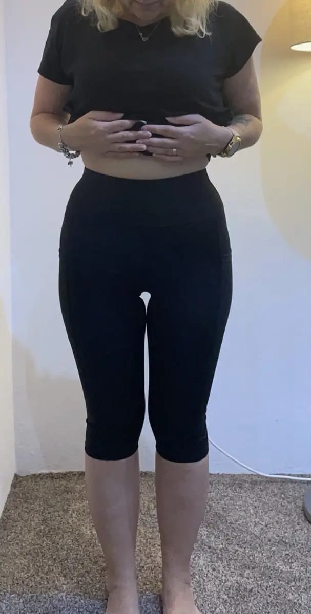 Customer photo review of SILIX High Waisted Butt Lifting Tummy Control Pocket Shaping Capri Training Leggings