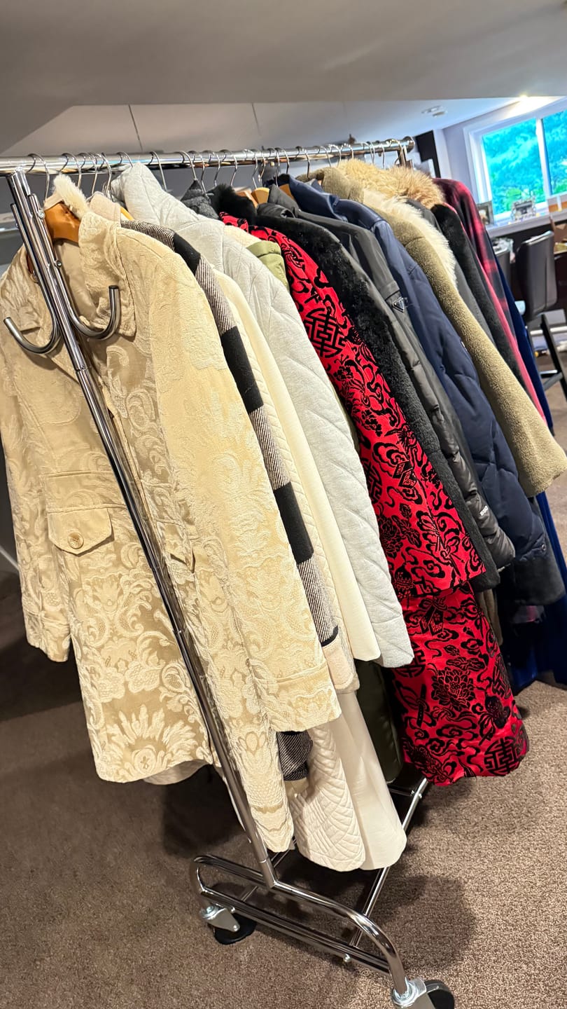 Customer photo review of Raybee Heavy-Duty Rolling Clothes Rack, 75" Extra Wide 67"H Garment Rack with Shelf & 4 Side Hooks | 450LBS Capacity, Extendable Hanging Bar, 360° Lockable Casters, Side Hooks