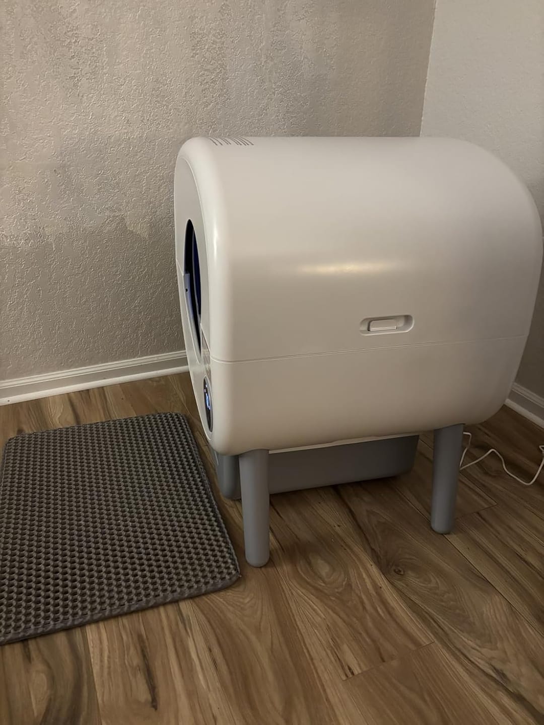 Customer photo review of Cumrige M2 Smart Self-Cleaning Litter Box | 95L Extra-Large Automatic Cat Litter Box