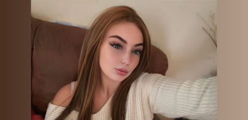 Customer photo review of Nichole's Selection - 22 Inches Caramel Pre-Cut Snowflake Lace Frontlace Glueless Wig KEL CARAMEL【PERMATEASE】【BENDY EAR TABS】