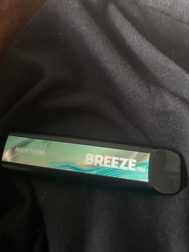 Customer photo review of Breeze Pro Disposable Vape