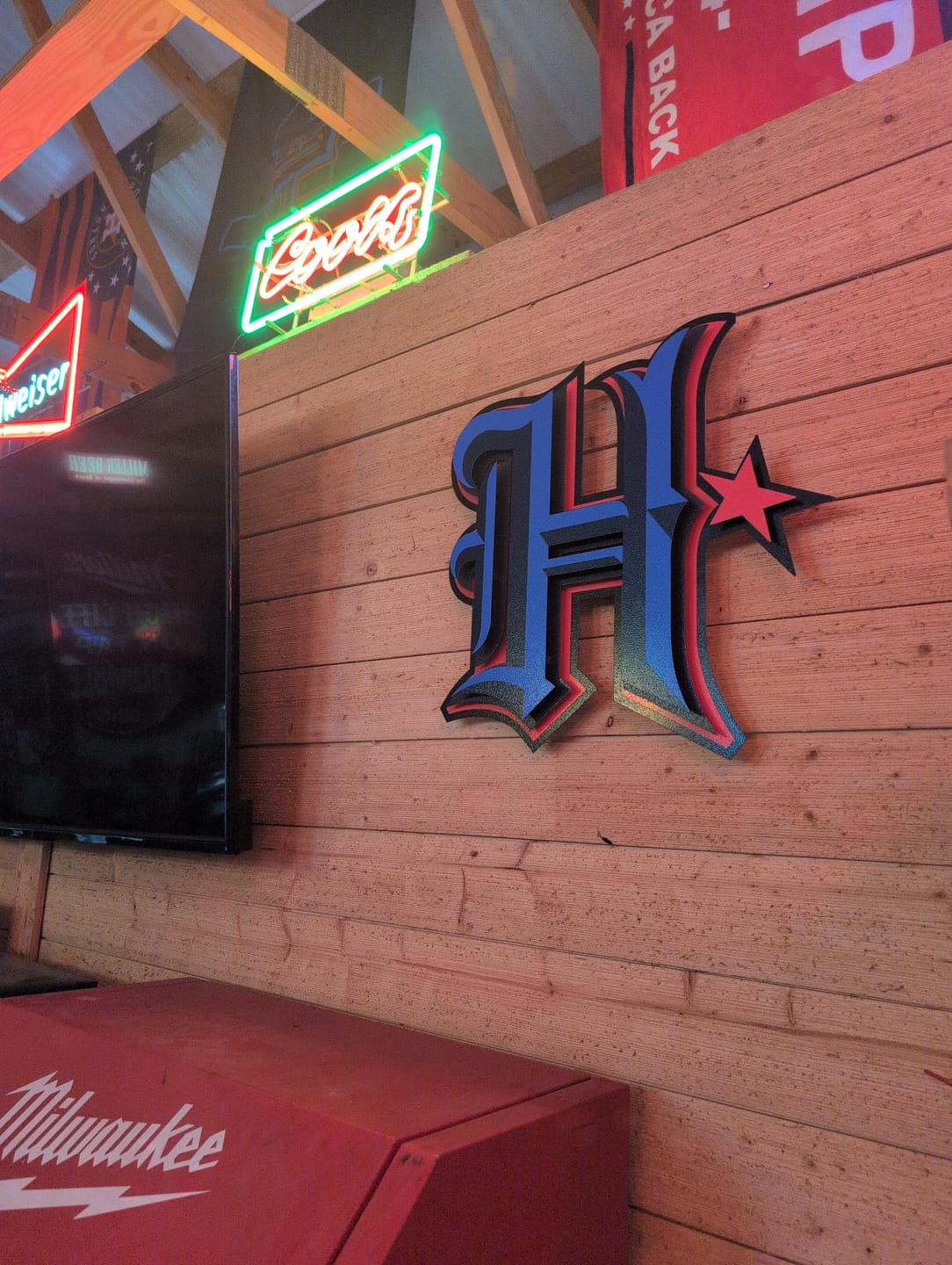 Customer photo review of Houston Texans "H" 3D Vintage Metal Wall Art