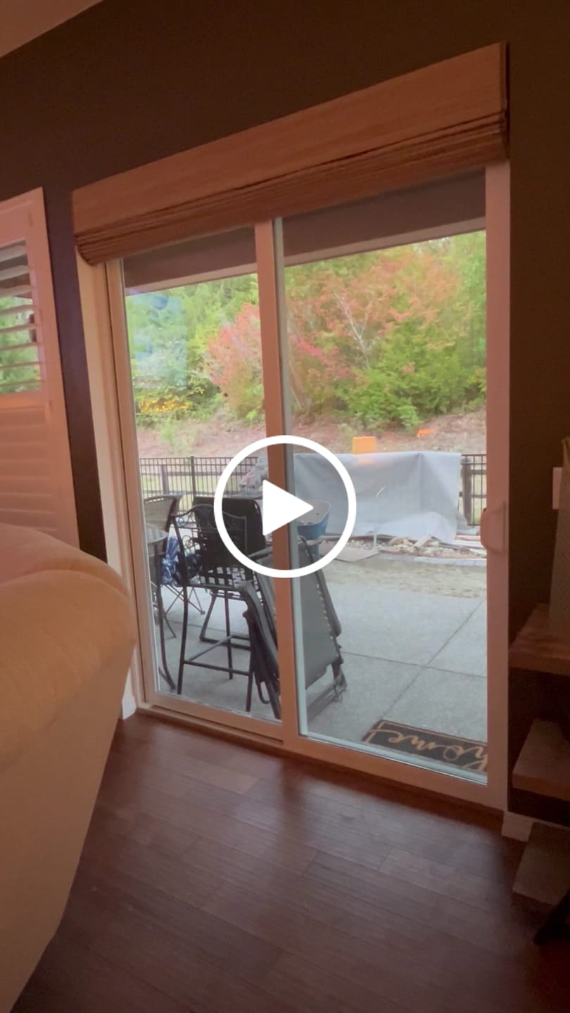 Customer video review of SmartWings Motorized Woven Wood Shades 50%/70%/100% Blackout