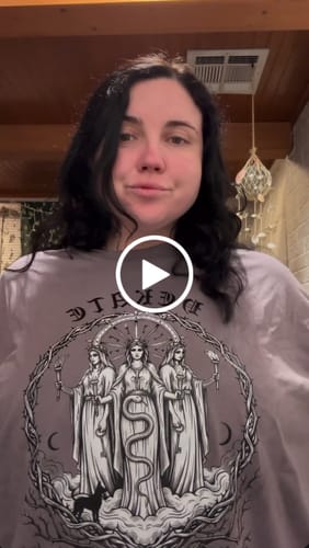 Customer video review of Unisex oversized t-shirt