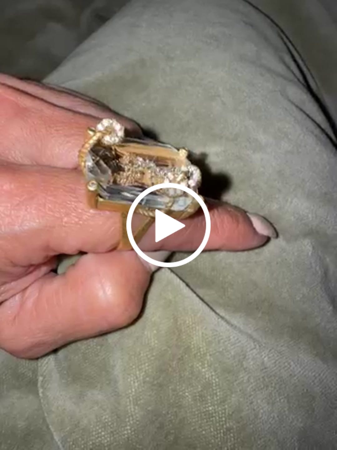 Customer video review of Crystal Vault Vintage Ring
