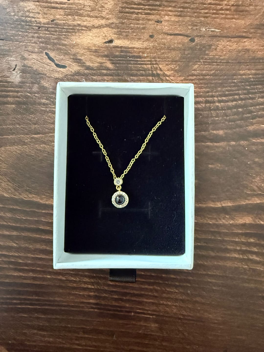 Customer photo review of Herzensfoto-Halskette mit rundem Anhänger & Wunschbild - Gold, Silber, Roségold