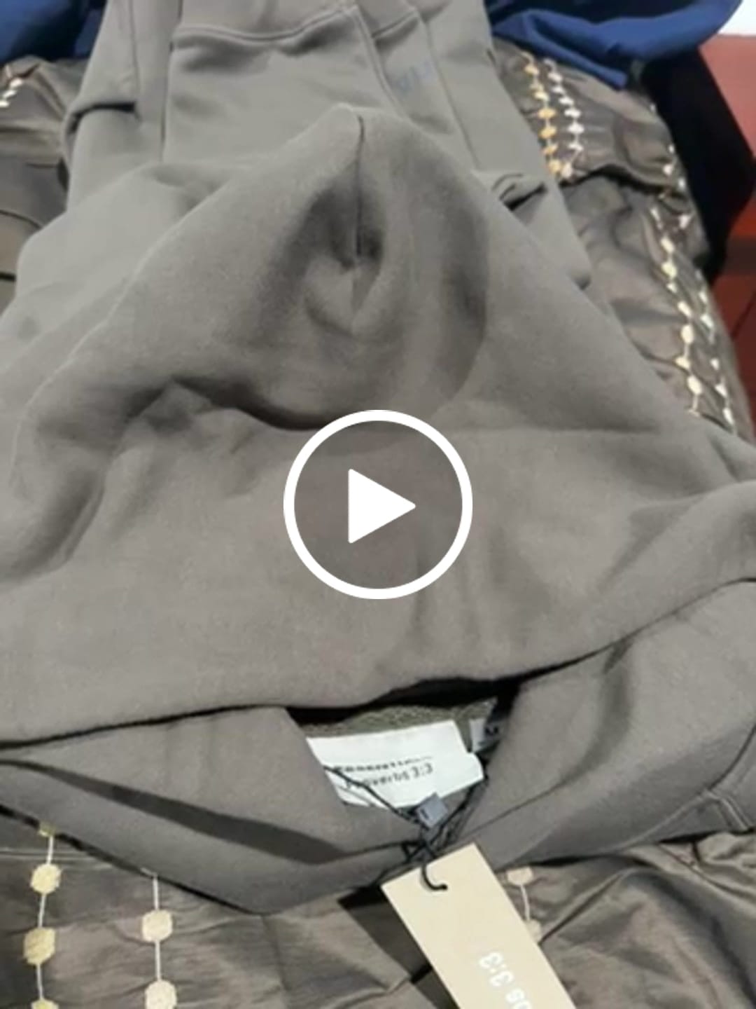 Customer video review of NEW! Stylish 3:3 Essentials Hooded Sweatshirt 3:3 3SS3NTIALS HOODIE (Black)