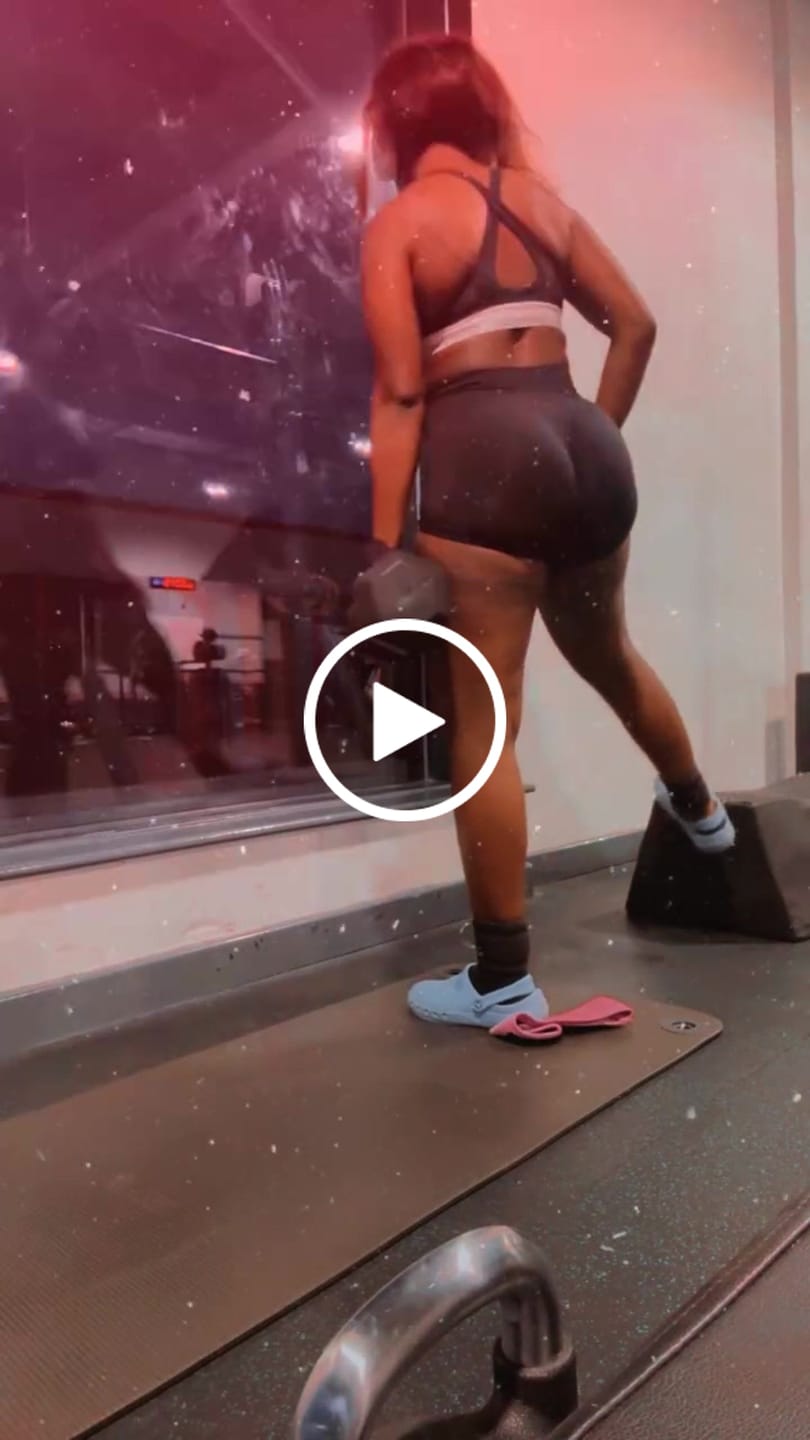 Customer video review of HOUR GLASS WEIGHTGAIN