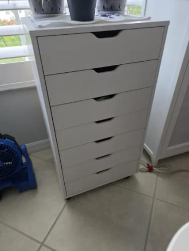 Customer photo from H***r