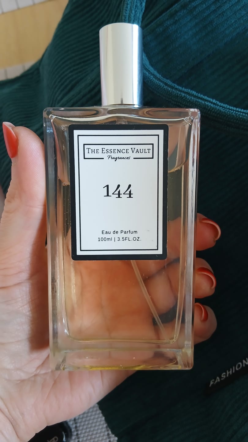 Customer photo review of Inspired by La Vie Est Belle - 144