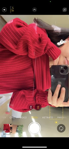 Customer photo review of SWEATER LINA ROJO