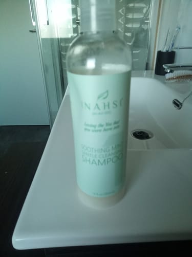 Customer photo review of Inahsi Naturals Soothing Mint Gentle Cleansing Shampoo