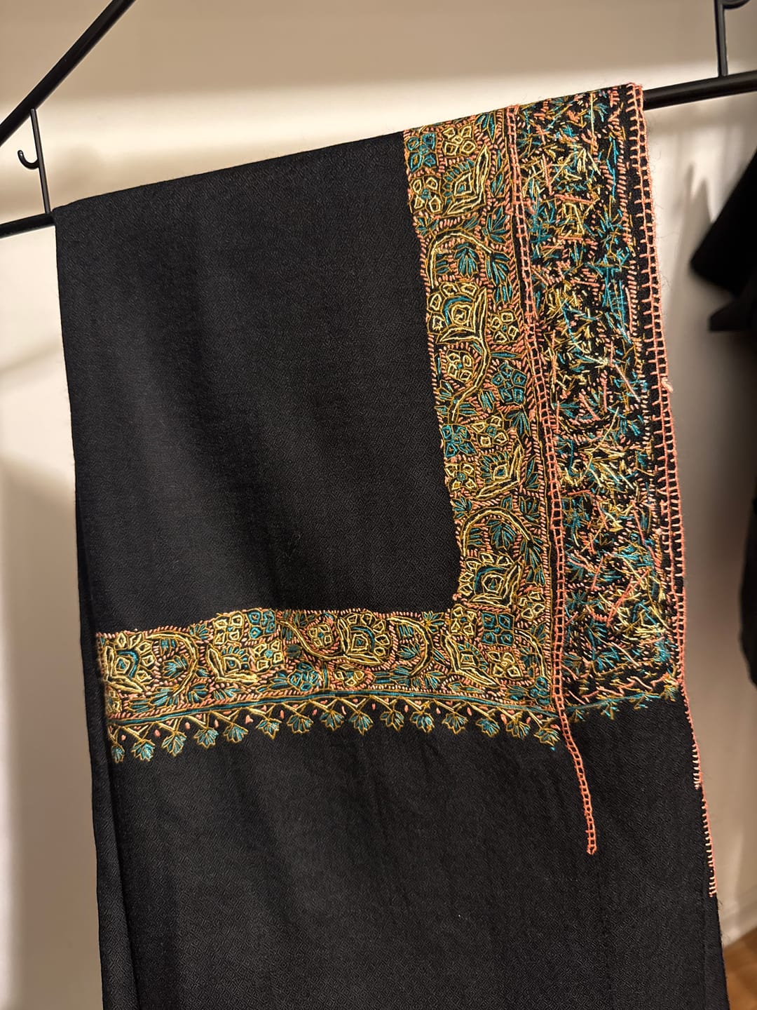 Customer photo review of Zunaira Noir: Sozni Border Hand-Embroidered Merino Wool Shawl