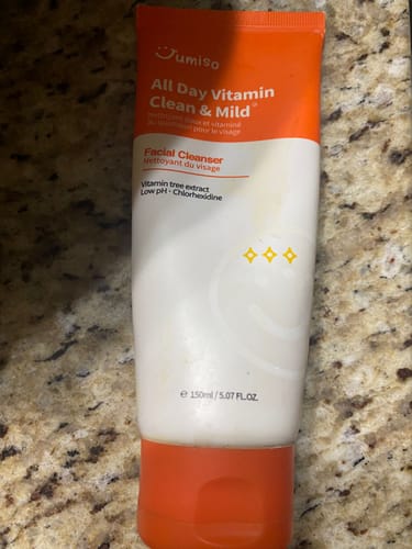 Customer photo review of All Day Vitamin Clean & MIld Facial Cleanser
