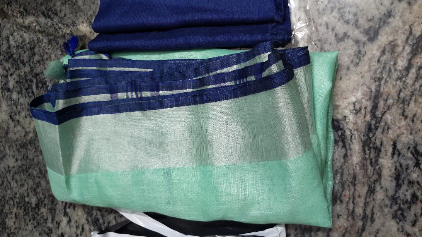 Customer photo review of Handwoven Pure Linen Saree