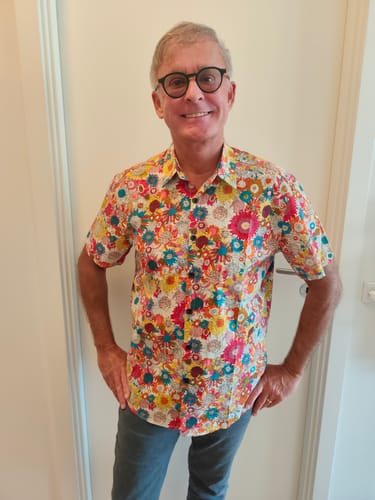 Customer photo review of Chemise hawaïenne à manches courtes en coton à fleurs fraîches pour hommes