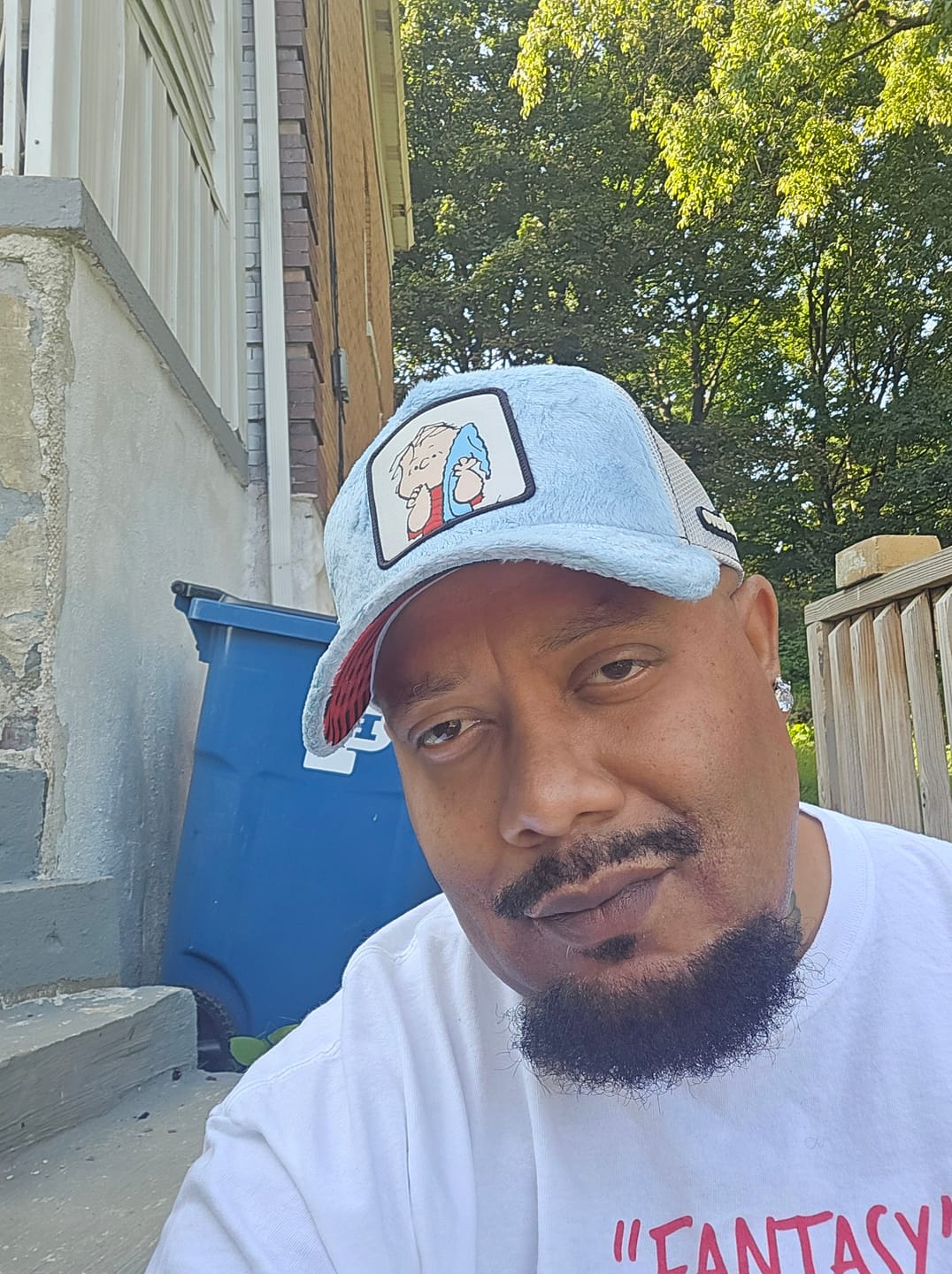 Customer photo review of OVERLORD X Looney Tunes: Abominable Snowman Hugo Trucker Cap