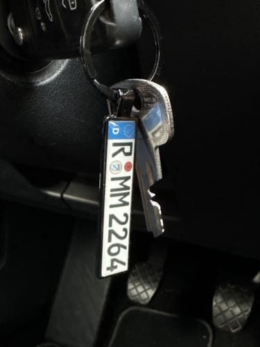 Customer photo review of Kennzeichen Schlüsselanhänger Mini Nummernschild Metall