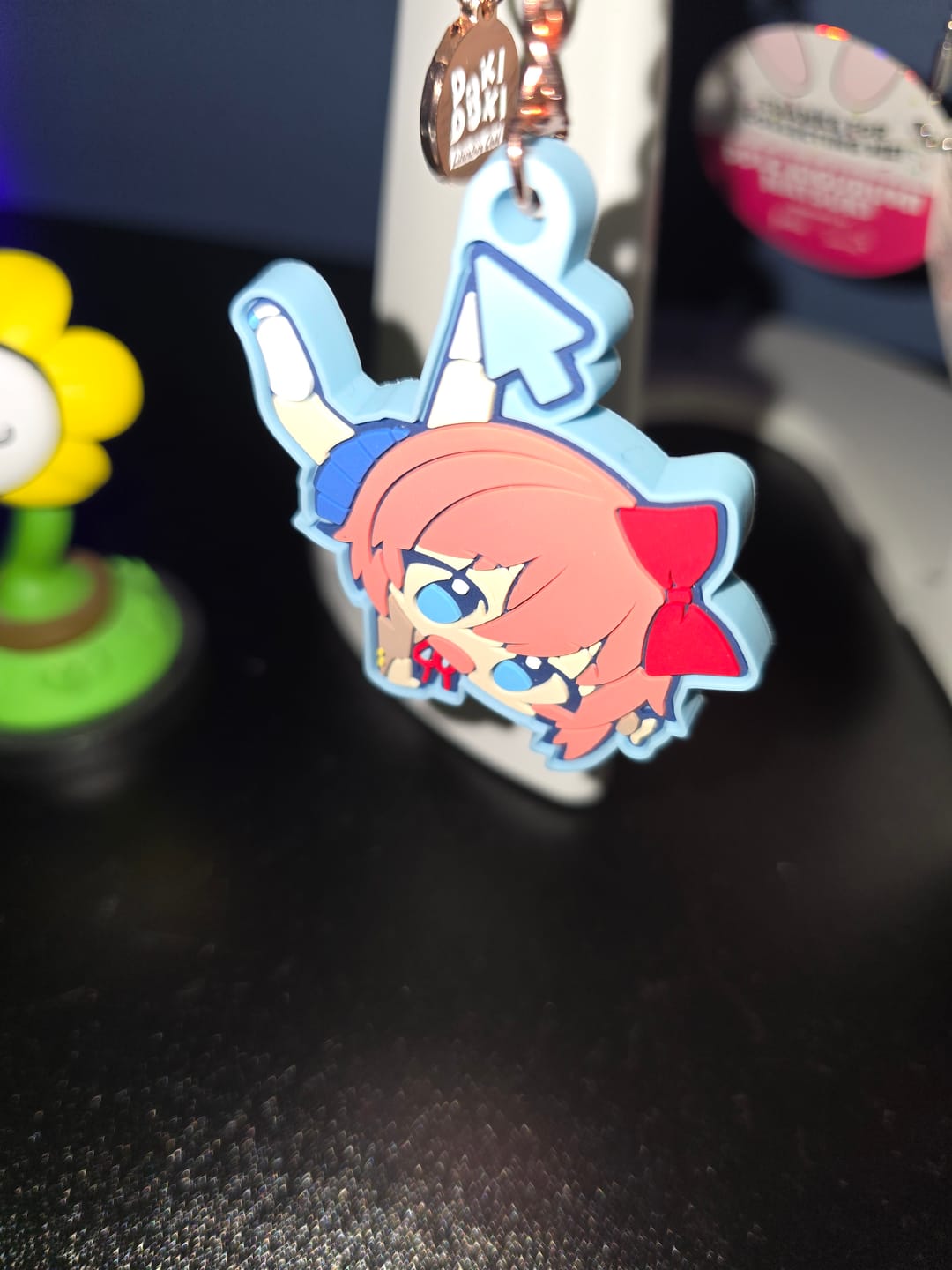 Customer photo review of Doki Doki Literature Club - Sayori Mouse Pointer Rubber Keychain
