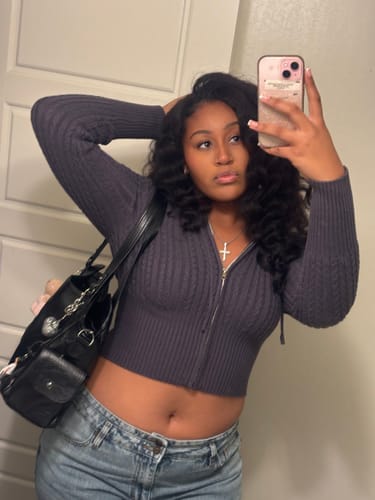 Customer photo review of CurlyMe 3 In 1 Half Wig Kinky Straight Glueless Install Half Wig With Draw-string Beginner Friendly