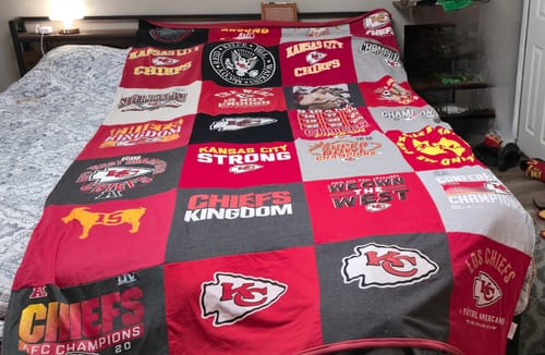 Customer photo review of Classic T-Shirt Blanket