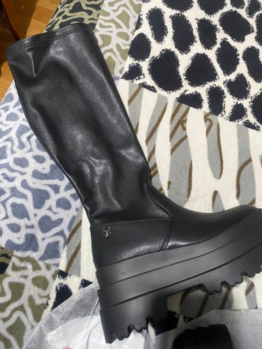 Customer photo review of Bota Negra Mujer 36031