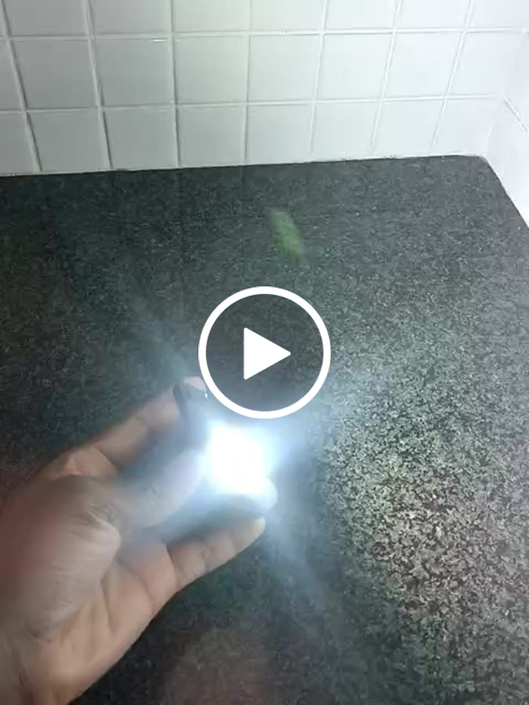 Customer video review of Lumeo Pro BrightBuddy Keychain Light (FREE GIFT)