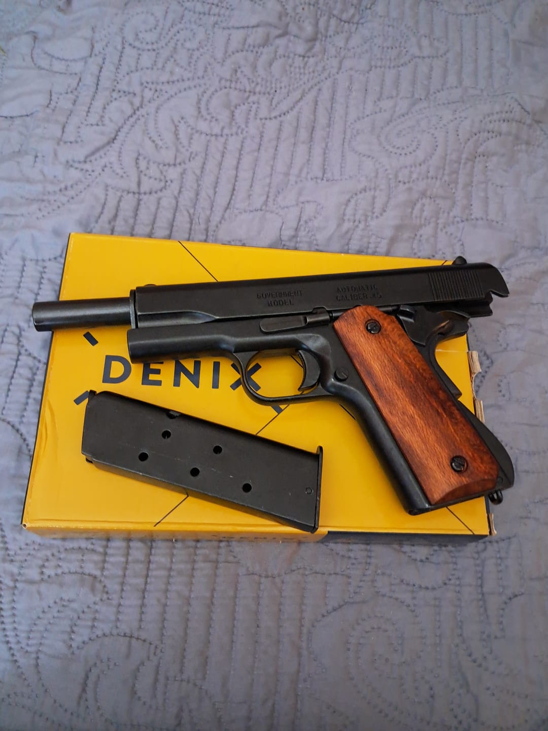 Customer photo review of M1911A1 Colt "Government" Us Service Pistol (Black/Wood))
