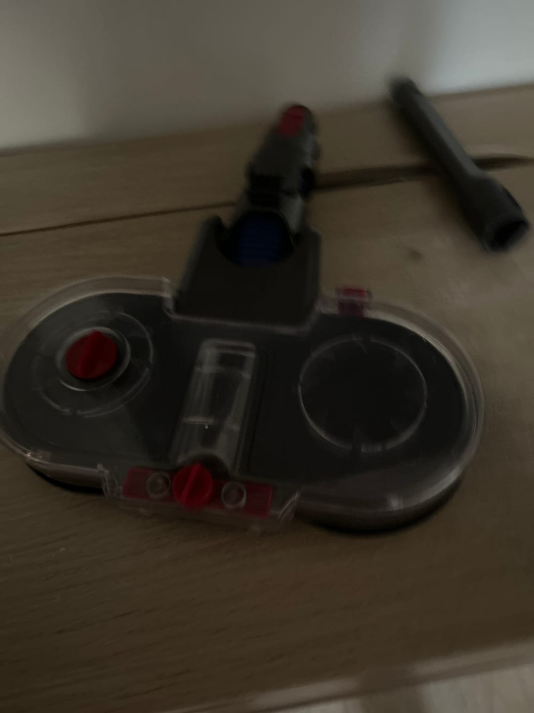 Customer photo review of Elektrischer Wischaufsatz passend für Dyson (inkl. 6 Wischpads)