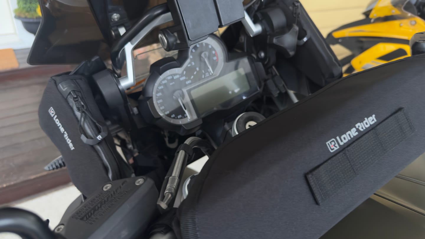 Customer photo review of Cockpit Hangry Pouch Set - BMW R1200/1250 GS / GS Adventure
