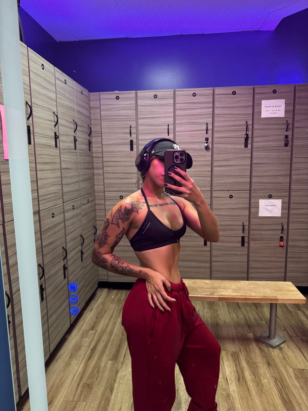 Customer photo review of W257 My eyes are up here Jogger