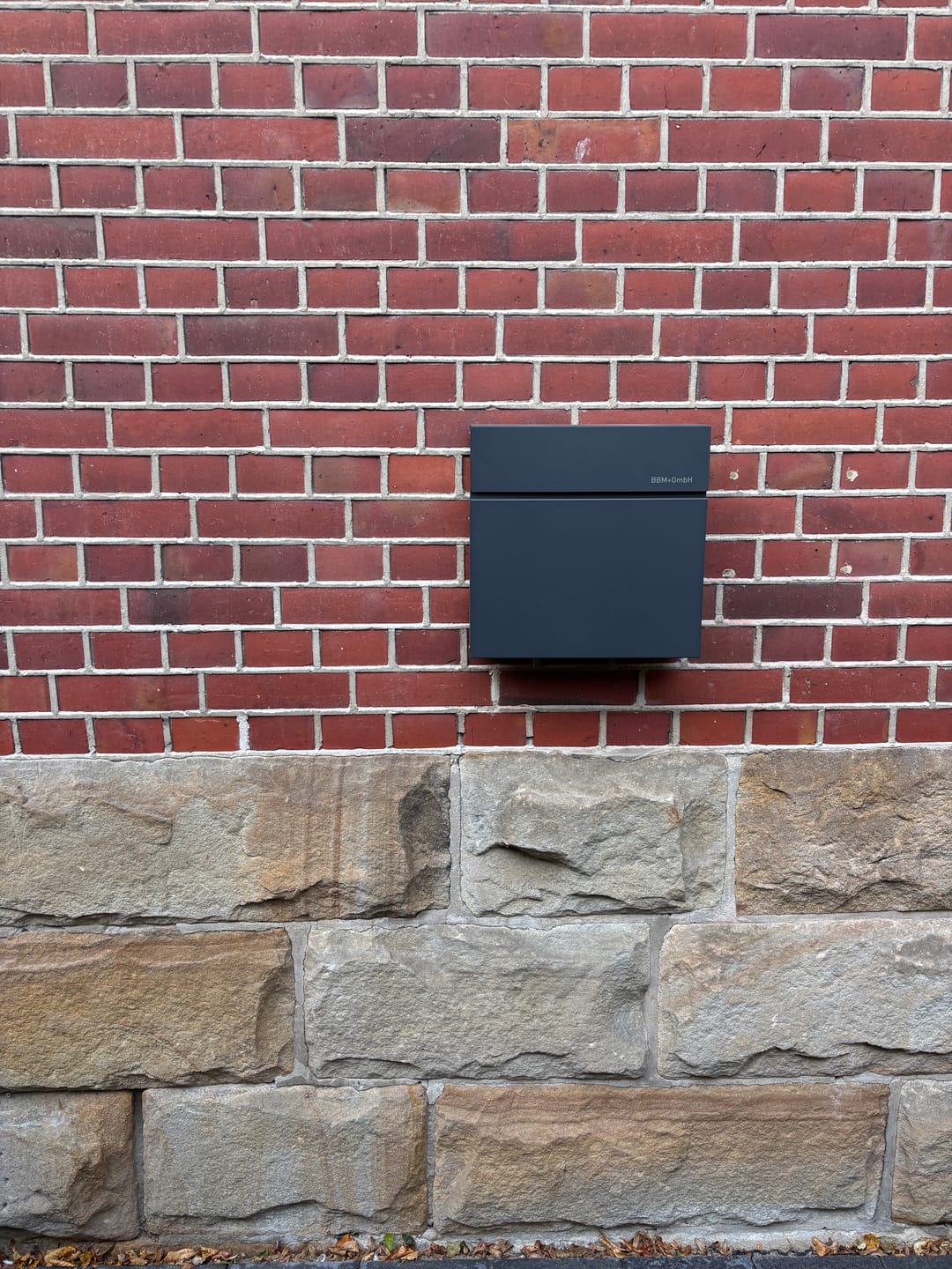Customer photo review of Briefkasten Letterman 6 inkl. LED-Licht und GRATIS Gravur