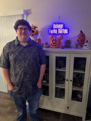 Customer photo review of Disney’s Haunted Mansion “Wall Creeps” – KUNUFLEX Short Sleeve Shirt