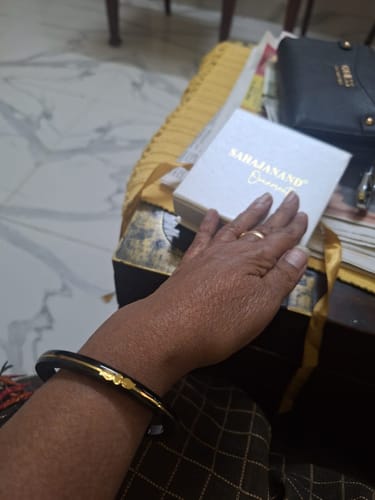 Customer photo review of “Black - A Divya Shringar Bangles 916 22k Gold” (2 pis)