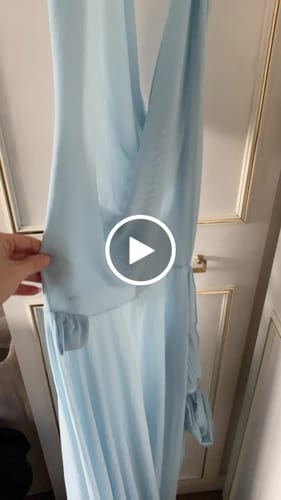 Customer video review of Evelyn maxi dress mesh - Blue