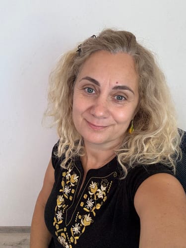 Customer photo review of Тениска с V деколте - "Самоковска"