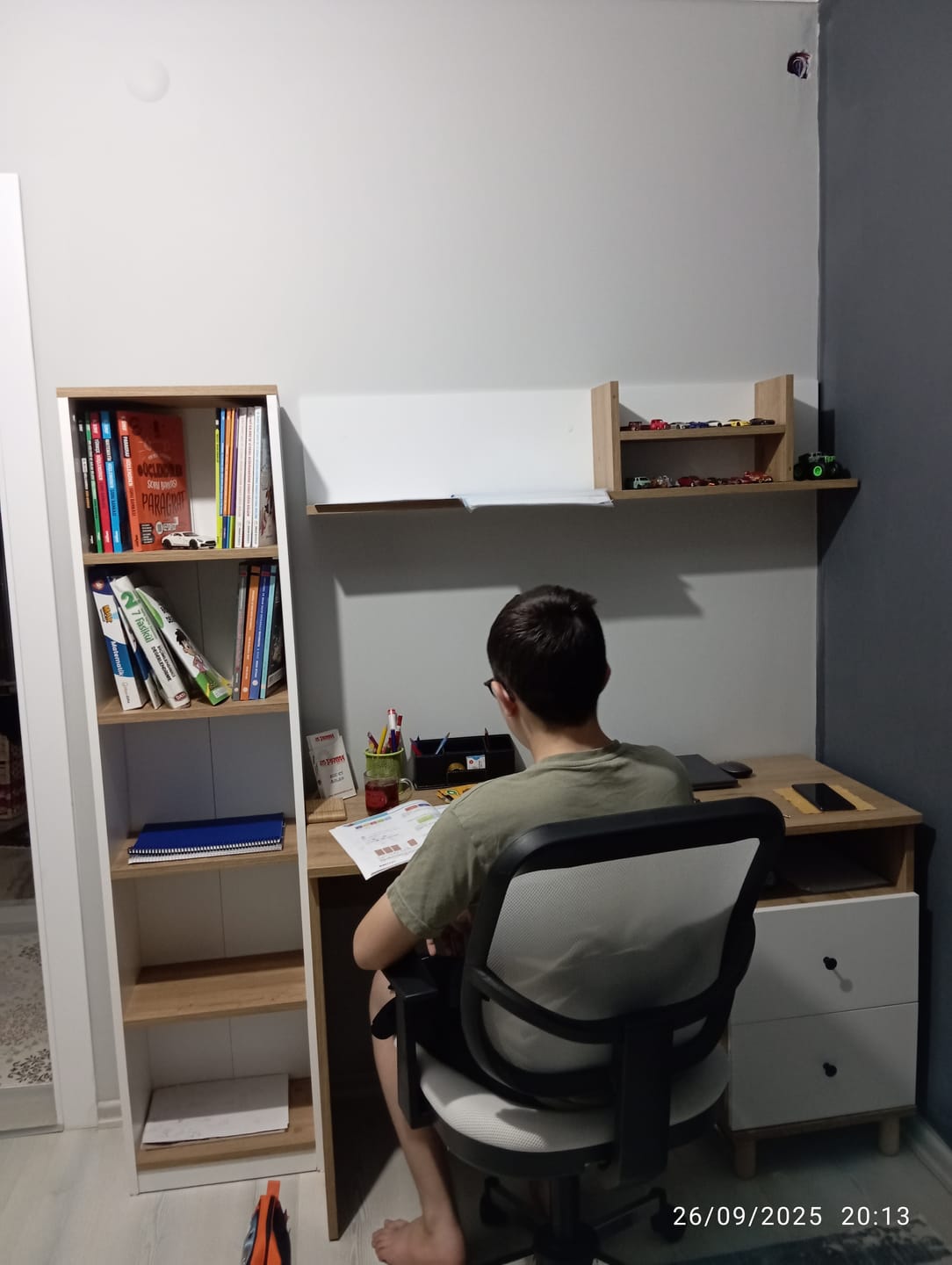 Customer photo review of Rani HA115 Çekmeceli Kitaplıklı Çalışma Ofis Bilgisayar Masası Sepet Ceviz - Beyaz